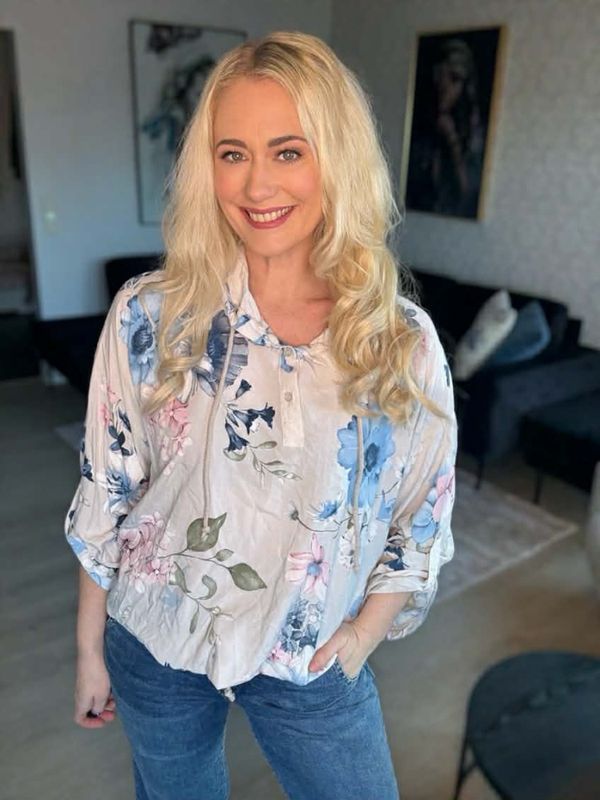 Blomster bluse med hette hvit